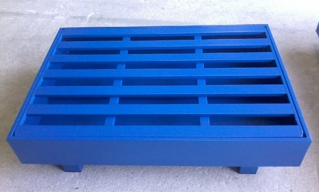 METAL PALLET WITH SAFETY BOX